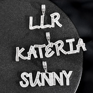 Pendentif de luxe unisexe Kateria en argent 925 avec lettre en diamant taille baguette sertie en canal, pour usage quotidien - Product Image 3