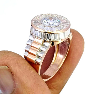 แหวนหมั้นเพชรโมอิสซาไนต์ทรงบาแกตต์และทรงกลมแบบ Iced Out Style ประดับเพชรรอบวงแหวนสีชมพู เงินแท้ 925 เครื่องประดับฮิปฮอปสุดหรู - Product Image 4