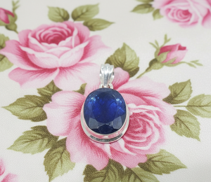 Colgante ovalado hecho a mano de plata de ley 925 con zafiro azul natural, regalo de joyería para mujer, diseño clásico minimalista - Product Image 6