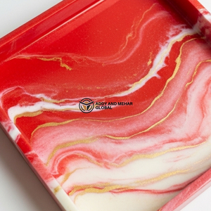 Ensemble de plateaux en résine effet marbre faits à la main – Plateaux carrés modernes rouges et neutres pour le service et la décoration - Product Image 5