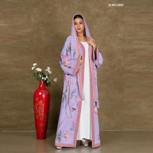 Abaya en mousseline florale avec un style fluide, tenue modeste à superpositions, tombé doux, bordures élégantes, style contemporain - Product Image 3
