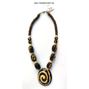 Collier ethnique en perles d'os à motif cœur, bijou unisexe tendance, design fait main pour les fêtes, prix de gros - Product Image 2