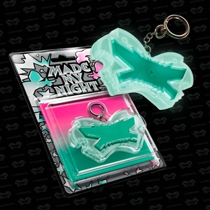 อัลบั้มต้นฉบับภาษาเกาหลี LE SSERAFIM - Made My Night (รุ่นพวงกุญแจ Glow Clicker) มิ้นท์ - Product Image 1