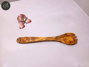 Ensemble d'ustensiles de cuisine en bois d'olivier : cuillère, spatule, fourchette-cuillère et support - Product Image 4