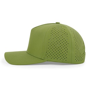 Casquette de golf verte à 6 panneaux avec logo brodé 3D, trous laser, ajustement arrière, unisexe, style sportif, pour une utilisation en extérieur au printemps et en été - Product Image 3