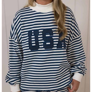 ชุดเสื้อสเวตเชิ้ตโอเวอร์ไซส์ลายทางสีแดงขาวพิมพ์ลายตัวอักษร USA สำหรับผู้หญิง คอเต่า แขนยาว ถักแบบคอเต่า - Product Image 3