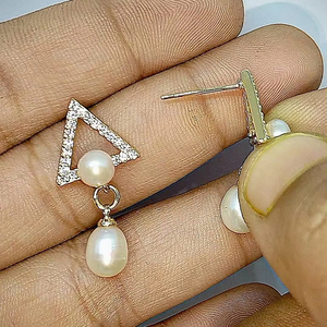 Boucles d'oreilles clous en or plaqué style Tri-Cone avec perles et motifs floraux, design rond en forme de fleur, bijoux élégants pour femmes - Product Image 2