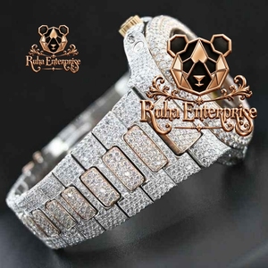 Montre-bracelet de luxe en acier inoxydable sertie de pierres brillantes. - Product Image 6
