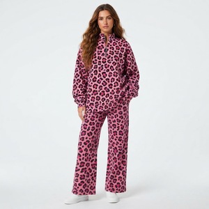 Ensemble décontracté de qualité supérieure pour femmes, composé d'un haut à manches longues en tricot à col montant avec fermeture éclair et d'un pantalon large à imprimé camouflage rose - Product Image 6