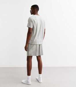 Ensemble T-shirt et short en jersey gris pour homme – Décontracté et respirant pour l'été - Product Image 4