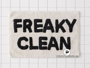 Tapis de bain LOVE personnalisés à la mode, séchage rapide, en coton, conçus avec des techniques de fabrication mécanique pour salles de bain par ITHL - Product Image 3