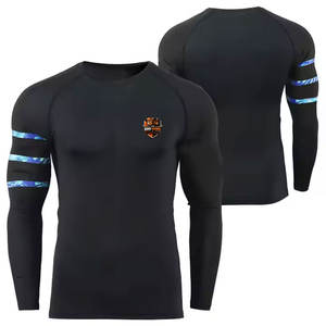 Camiseta de compresión Rash Guard para hombre, de secado rápido y tela elástica, para entrenamiento de MMA y gimnasio. - Product Image 3