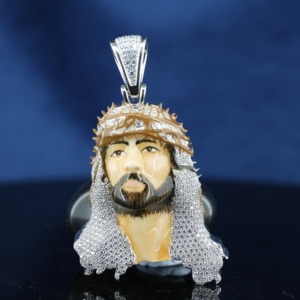 Colgante de Lujo Personalizado con Diamantes Moissanite VVS, Diseño 3D, Plata de Ley S925, Chapado en Oro de 18K, Estilo Hip Hop - Product Image 1