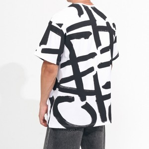 Camiseta de Manga Corta Oversize para Hombre, Cuello Redondo, Diseño Pintado a Mano, Estilo Urbano, Algodón Jersey, Corte Regular - Product Image 4