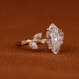 Bague pour femme en or massif 14 carats avec diamant de laboratoire taille marquise, sertissage en grappe latérale taille poire, personnalisable, tendance, certifiée IGI - Product Image 2