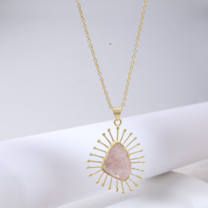 Collier pendentif en turquoise plaqué or avec motif soleil, style mignon pour femme, chaîne serpent, bijoux personnalisés pour usage quotidien - Product Image 1