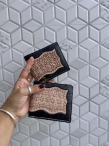 Portefeuille long en cuir véritable fait main par un designer, motif floral embossé, pour homme, collection 2026 – Nouveauté tendance, idéal pour un usage quotidien - Product Image 1