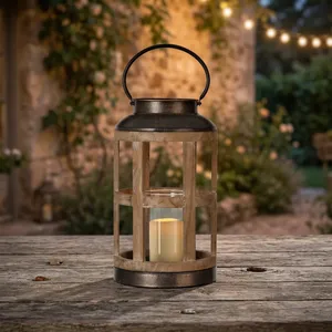 Hermosa Linterna Cilíndrica de Madera con Detalles Metálicos Oscuros, Pantalla de Vidrio y Asa para Colgar, para Decoración Rústica del Hogar - Product Image 4