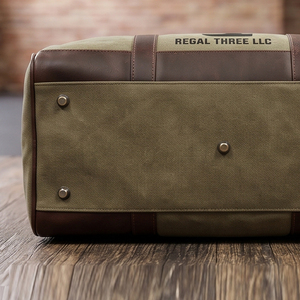 Bolsa de Lona Regal Three Canvas de 30-40L con Cierre de Cremallera, Correa Ajustable, Unisex, Estilo Casual, Camuflaje - Product Image 4