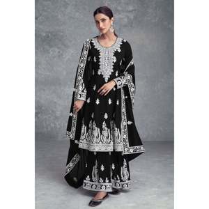 Hermoso Conjunto de Traje Talla XL con Bordado de Lentejuelas de Múltiples Agujas - Product Image 3