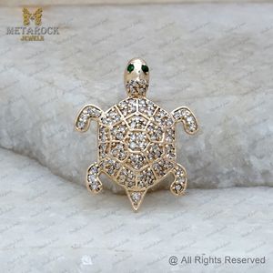 Pendentif Tortue Bébé en Or 14 carats avec Diamant Naturel Pavé et Saphir Bleu, Bijoux Fins en Gros - Product Image 5