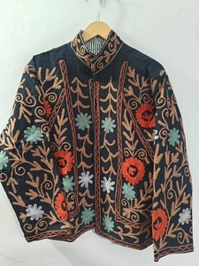 Chaqueta de Lona de Algodón Bordada con Diseño Suzani para Mujer – Prenda Exterior Étnica Boho Hecha a Mano - Product Image 6