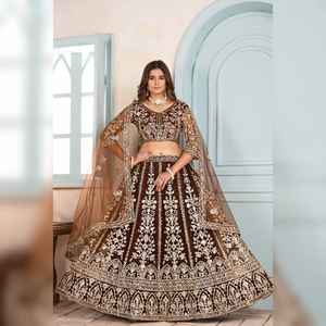 Lehenga Choli de Luxe – Design Moderne, Tissu Réversible, Broderie en Filet, Idéal pour les Fêtes, Toutes Saisons - Product Image 1