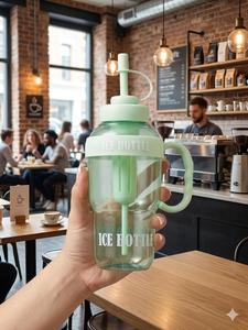 Bouteille en plastique avec poignée et paille |   Mug de sport multifonctionnel pour la maison, l'extérieur et la collection de cadeaux - Product Image 5