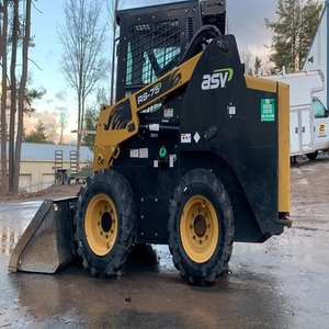 ASV RS 75, un vehículo fiable diseñado para el manejo de cargas pesadas, con un agarre fuerte y un rendimiento excepcional en todo tipo de terreno. - Product Image 1