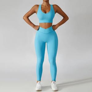 Ensemble de yoga pour femme : haut court à manches, coupe ajustée, extensible, et leggings évasés taille haute – Tenue de fitness, entraînement, gym, course à pied - Product Image 2