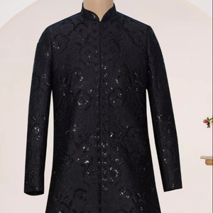 Sherwani Indo-Occidental Negro con Cuentas Hechas a Mano, Ropa Formal para Hombre con Bordado Floral en Tonos Similares y Delicados Detalles de Cuentas de Vidrio - Product Image 1