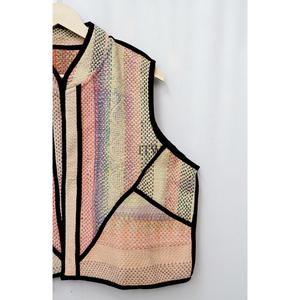Gilet pour femme en coton Kantha matelassé fait main, écologique, respirant, en textile indien, patchwork, color-block, col rond, style vintage - Product Image 3