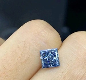 Diamante Cultivado en Laboratorio IGI Certificado de 1CT, Corte Princesa, Azul Fantasía, VS2, CVD, 3EX, Corte Excelente, Proveedor B2B para Distribuidores e Importadores de Diamantes - Product Image 1