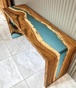 Mesa Consola de Resina Epoxi TIMELESS CRAFT Azure Canyon Waterfall, Madera de Olivo con Borde Natural, Hecha a Mano, Ecológica, de Lujo - Product Image 4