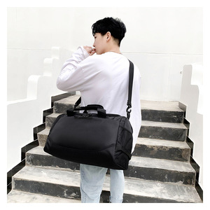 Bolsa Deportiva Oxford Negra Unisex con Asas Azules, Múltiples Compartimentos, Resistente al Agua, Mochila de Entrenamiento, Forma Rectangular - Product Image 3