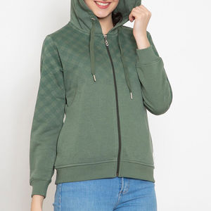 Ensemble 2 pièces pour femme : sweat à capuche et short, design personnalisé, faible MOQ, fabriqué au Pakistan. Créez votre propre sweat à capuche à manches longues. - Product Image 3