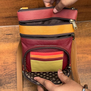 Bolso Cruzado Multicolor de Cuero Reciclado Hecho a Mano, Bandolera de Diseñador de Lujo con Correa PARA EL Hombro, Bolso Mediano de Sillín para Mujer - Product Image 5