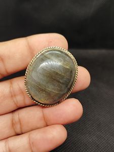 Pendentif rainuré en labradorite 100% naturelle, qualité supérieure, avec rainure en laiton, prix de gros, lot de pendentifs macramé en labradorite, cristal - Product Image 3