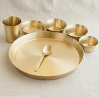 Vaisselle authentique pour repas, qualité excellente, assiette Thali en métal poli or, disponible en gros à prix avantageux depuis l'Inde
