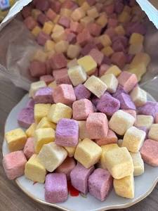 สินค้าขายดี |   โยเกิร์ตฟรีซดรายแบบก้อน น้ำตาลน้อย รสชาติผสมตามสั่ง ขายส่ง ของขวัญสำหรับงานปีใหม่จากเวียดนาม - Product Image 5
