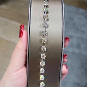 สร้อยข้อมือเพชรเทียมทรงเหลี่ยมเจียระไน 6 มม. รุ่น Iced Jewelz Luxury สำหรับทั้งชายและหญิง ได้รับการรับรองจาก IGI ทอง 10K ดีไซน์หรูหรา เหมาะสำหรับงานแต่งงานและงานเลี้ยง - Product Image 3