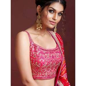 Lehenga Choli de Seda Bordada en Rosa, Talla Grande, para Sangeet - Product Image 4