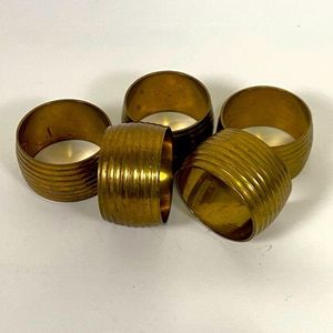 Anneau de serviette en métal artisanal de luxe, idéal pour une mise en scène artistique de table et une décoration de table haut de gamme - Product Image 3