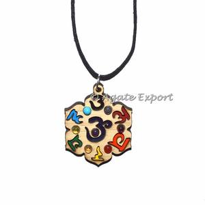 Pendentif en tranche de chakra du troisième oeil en agate sculptée gravée avec design Feng Shui et mascotte - Product Image 5