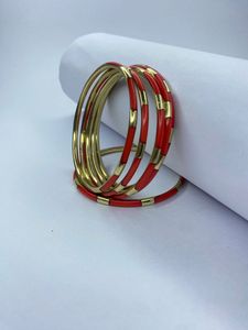 Conjunto de Brazaletes de Resina y Latón Modernos con Iconos Similares - Joyería Elegante y a la Moda para Mujer, para Uso Diario y de Fiesta, Accesorio de Regalo - Product Image 2