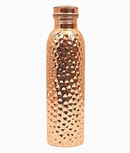 Botella de Agua de Cobre Hecha a Mano de Excelente Calidad, Diseño Bold Blossom, para Yoga, Gimnasio y Uso Diario, Disponible a un Precio Accesible - Product Image 3