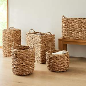 Cesta de mimbre de jacinto de agua elegante y tejida a mano con asas, cesto de ropa natural para almacenamiento de ropa, decoración para el baño y el hogar - Product Image 1