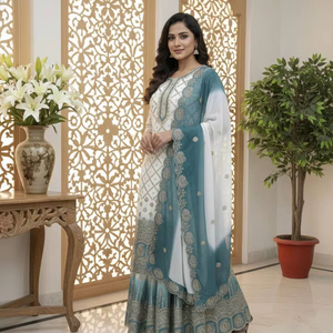 Ensemble Kurti et Plazzo en Georgette à double tonalité de qualité supérieure avec broderie lourde de sequins de 5 mm et dupatta ajourée - Product Image 1