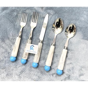 Offre Spéciale – Couverts en Acier Inoxydable Argenté (Couteau, Fourchette, Cuillère) avec Manche en Résine – Vaisselle de Cuisine et de Fête pour la Maison - Product Image 2