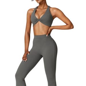 Sujetador deportivo transpirable y elástico para mujer con logo personalizado, diseño cruzado, ideal para yoga, fitness y gimnasio, venta al por mayor. - Product Image 3